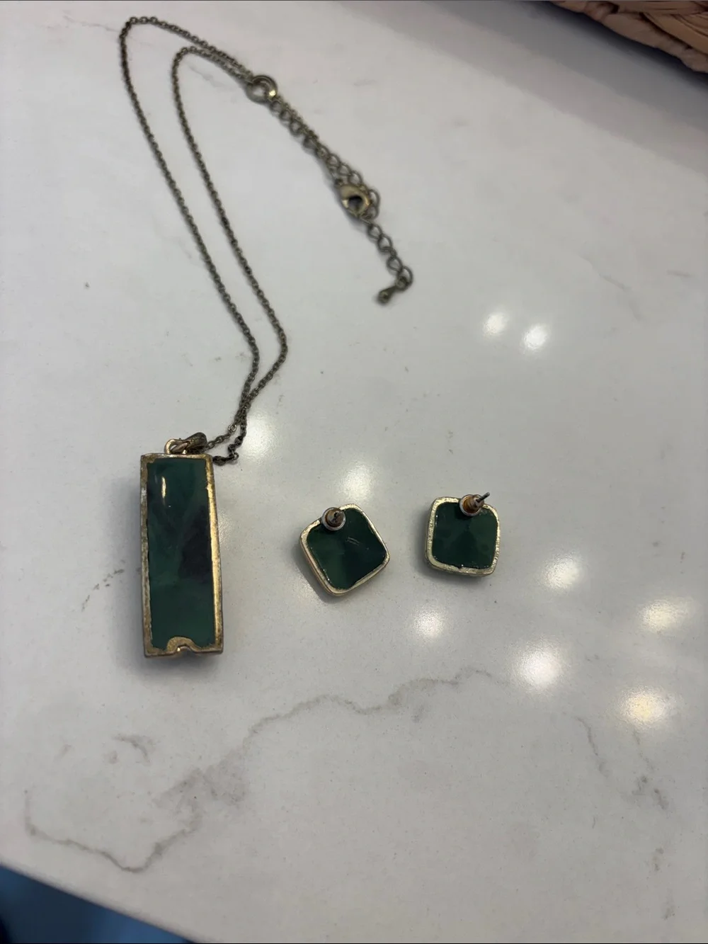 N/A elegant green